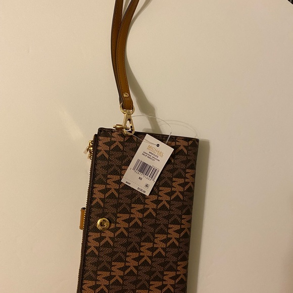 MK wristlet - Picture 2 of 6